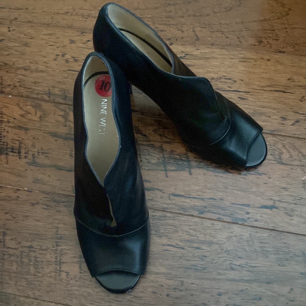 Nine Wes Peep toe Booties size 10